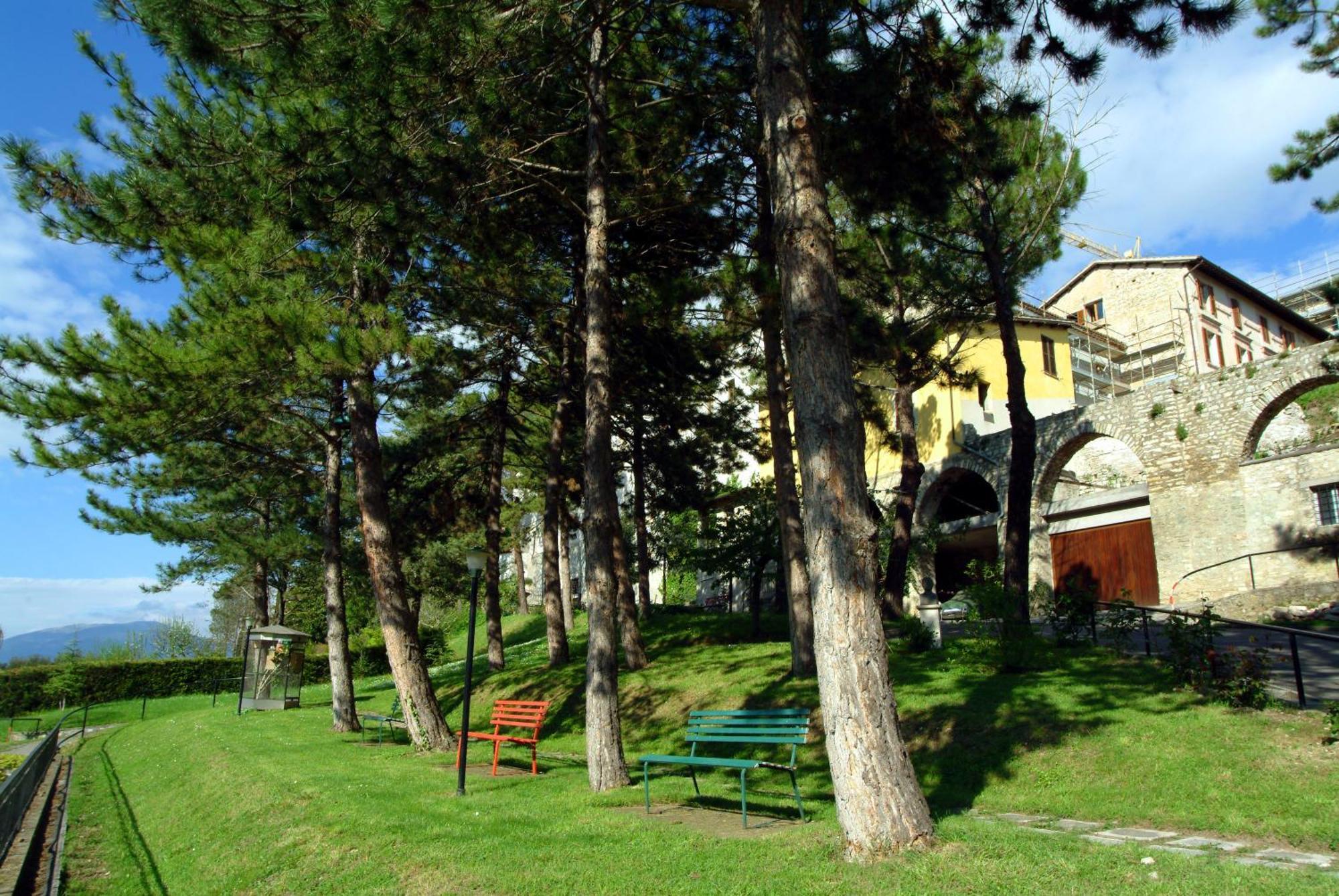 Hotel Casa Religiosa Di Ospitalita Nazareno Spoleto Exterior foto