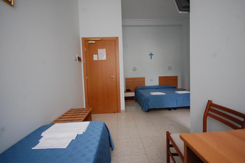 Hotel Casa Religiosa Di Ospitalita Nazareno Spoleto Zimmer foto